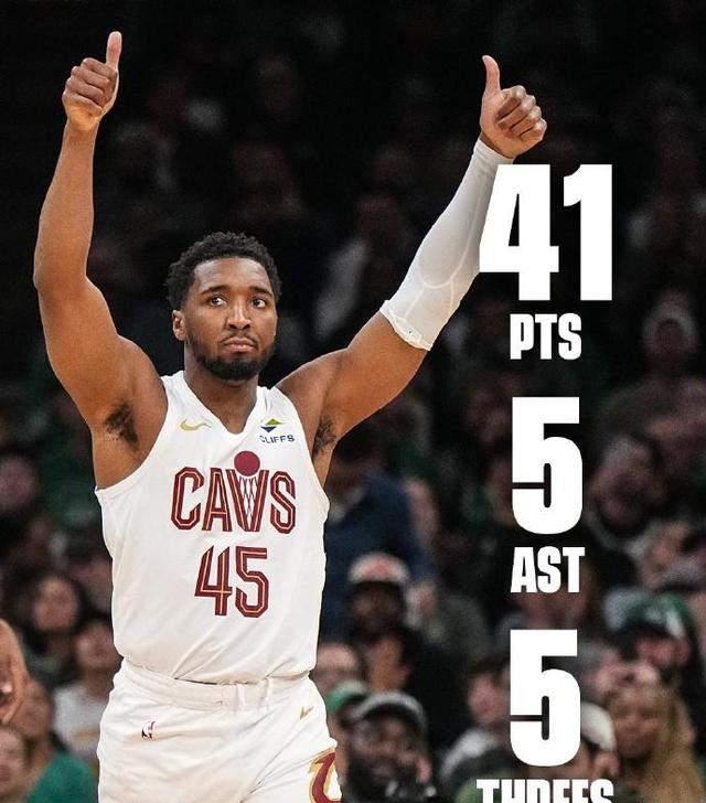 爵士后卫米切尔获得比赛MVP称号