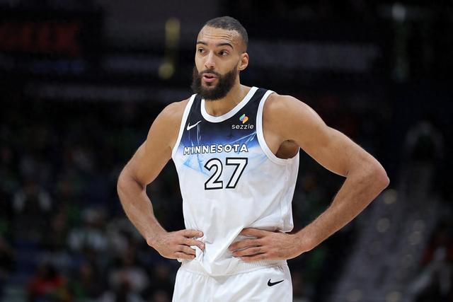 爵士客场险胜鹈鹕，戈贝尔关键盖帽的简单介绍